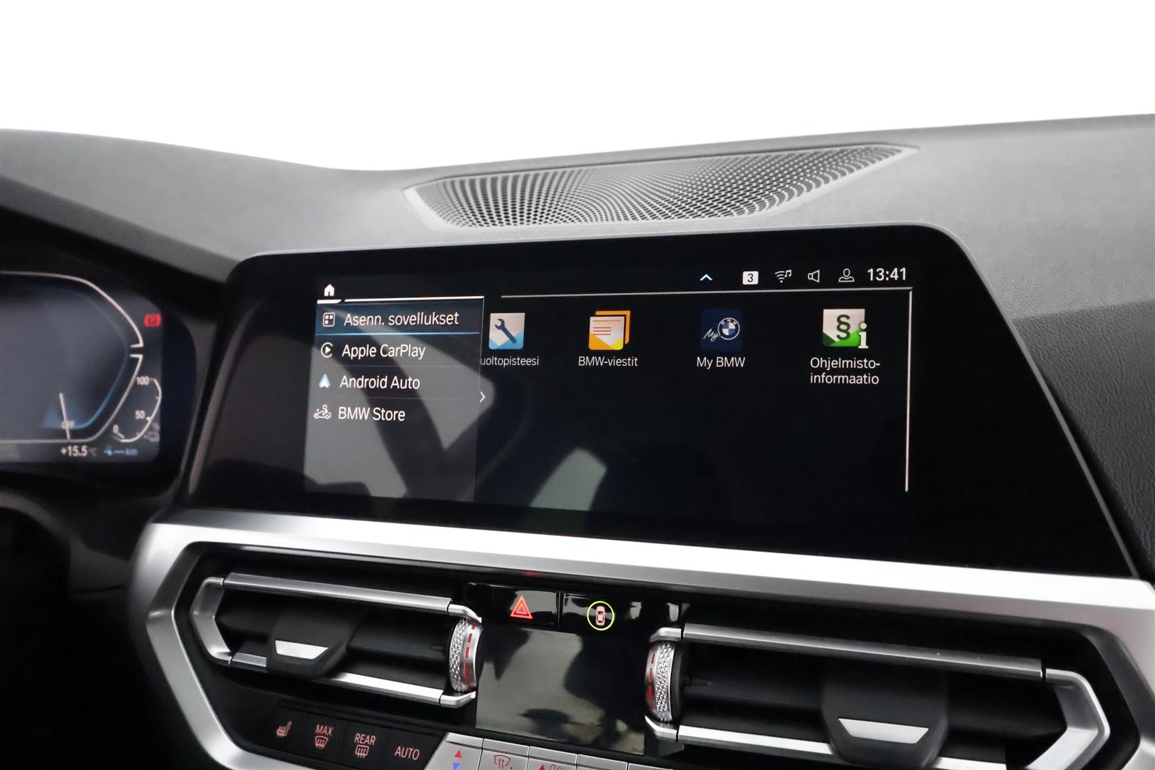 BMW 330 2019