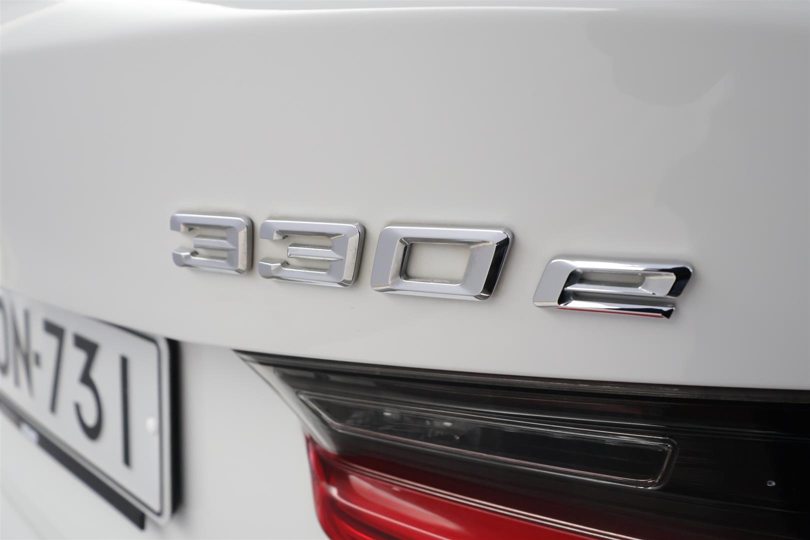 BMW 330 2019