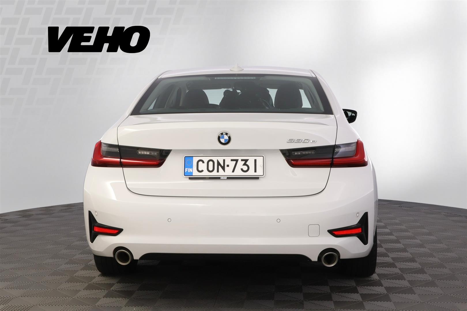 BMW 330 2019