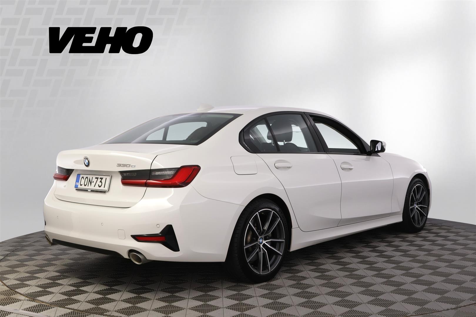 BMW 330 2019