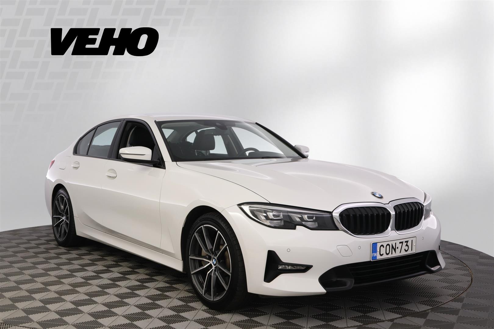 BMW 330 2019