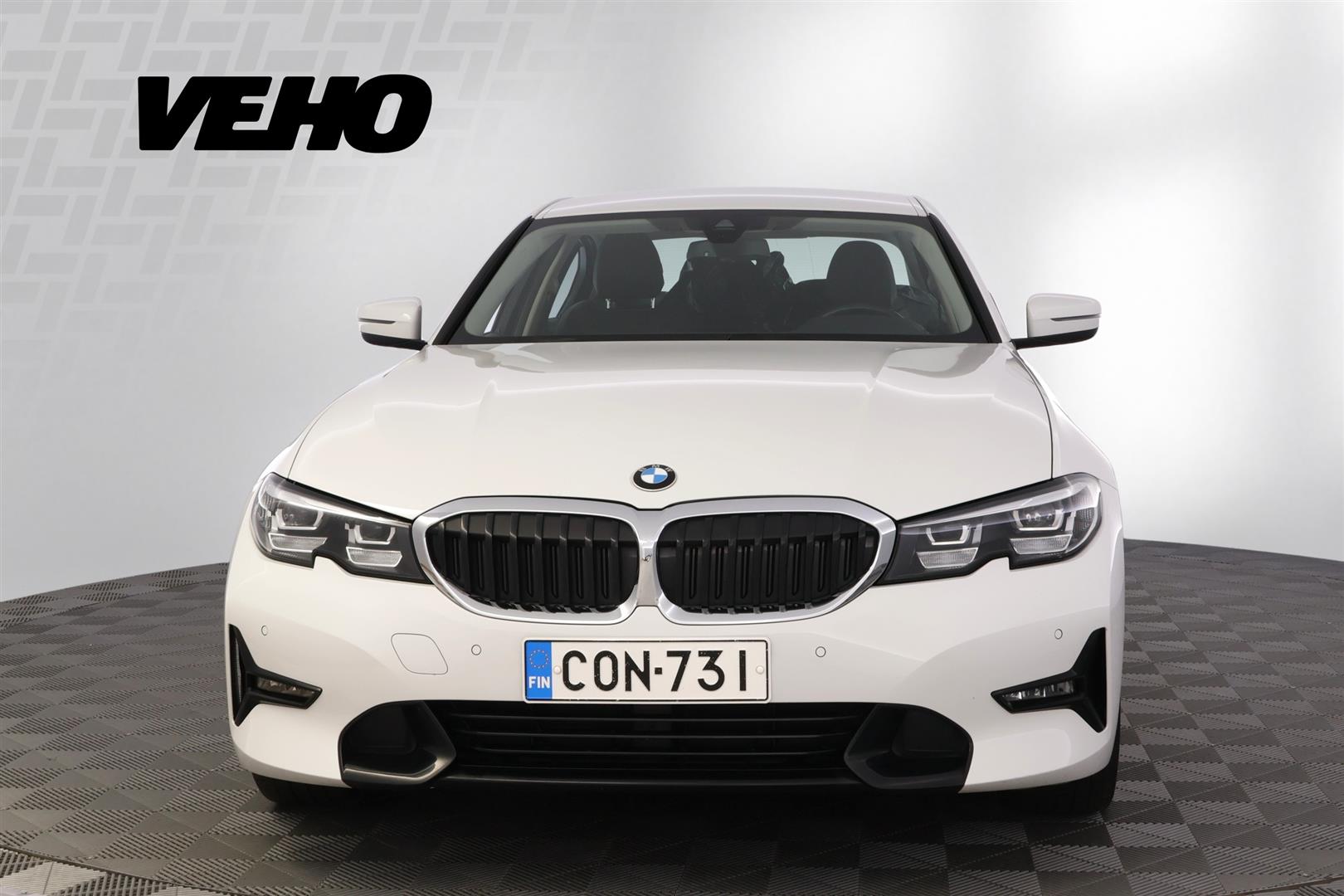 BMW 330 2019