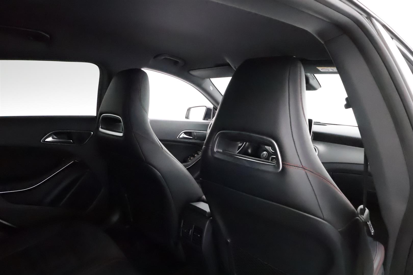 Mercedes-Benz CLA 2015