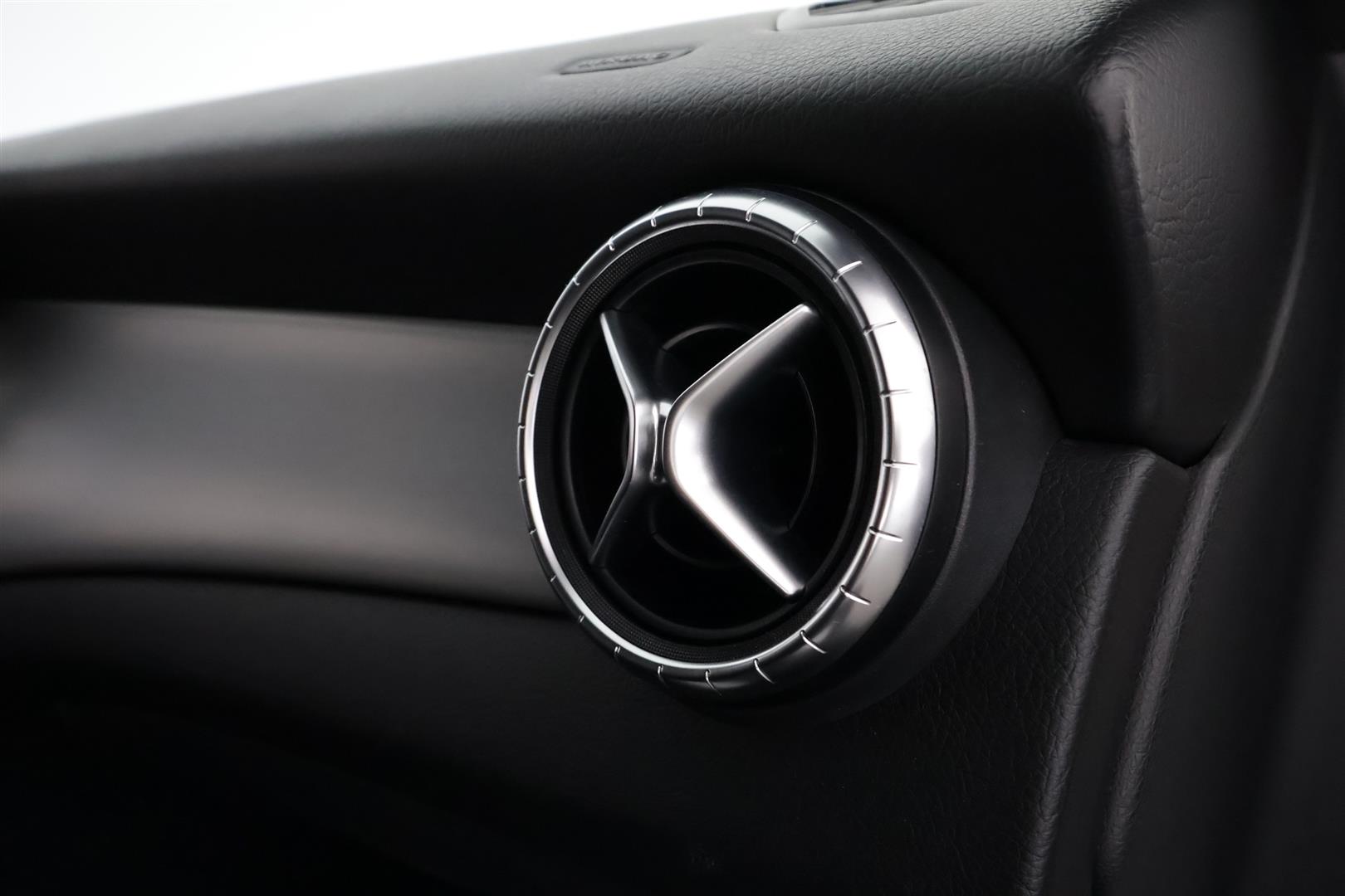 Mercedes-Benz CLA 2015