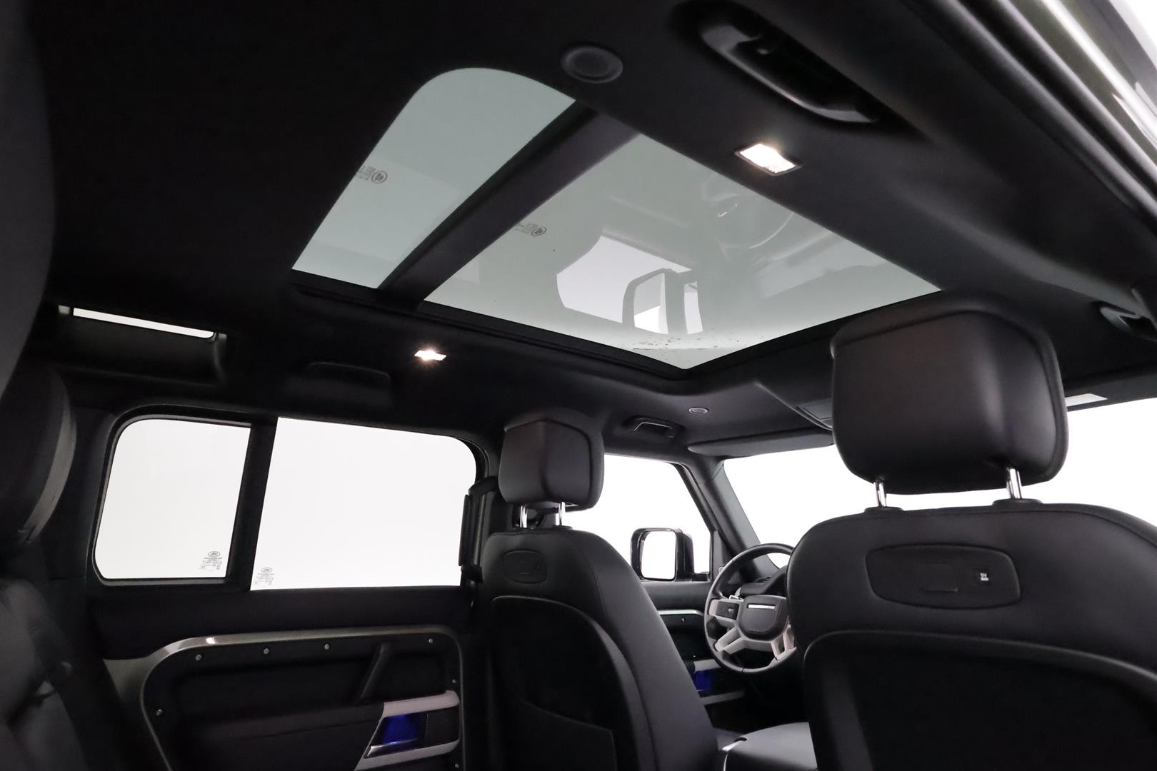 Land Rover Defender 2021