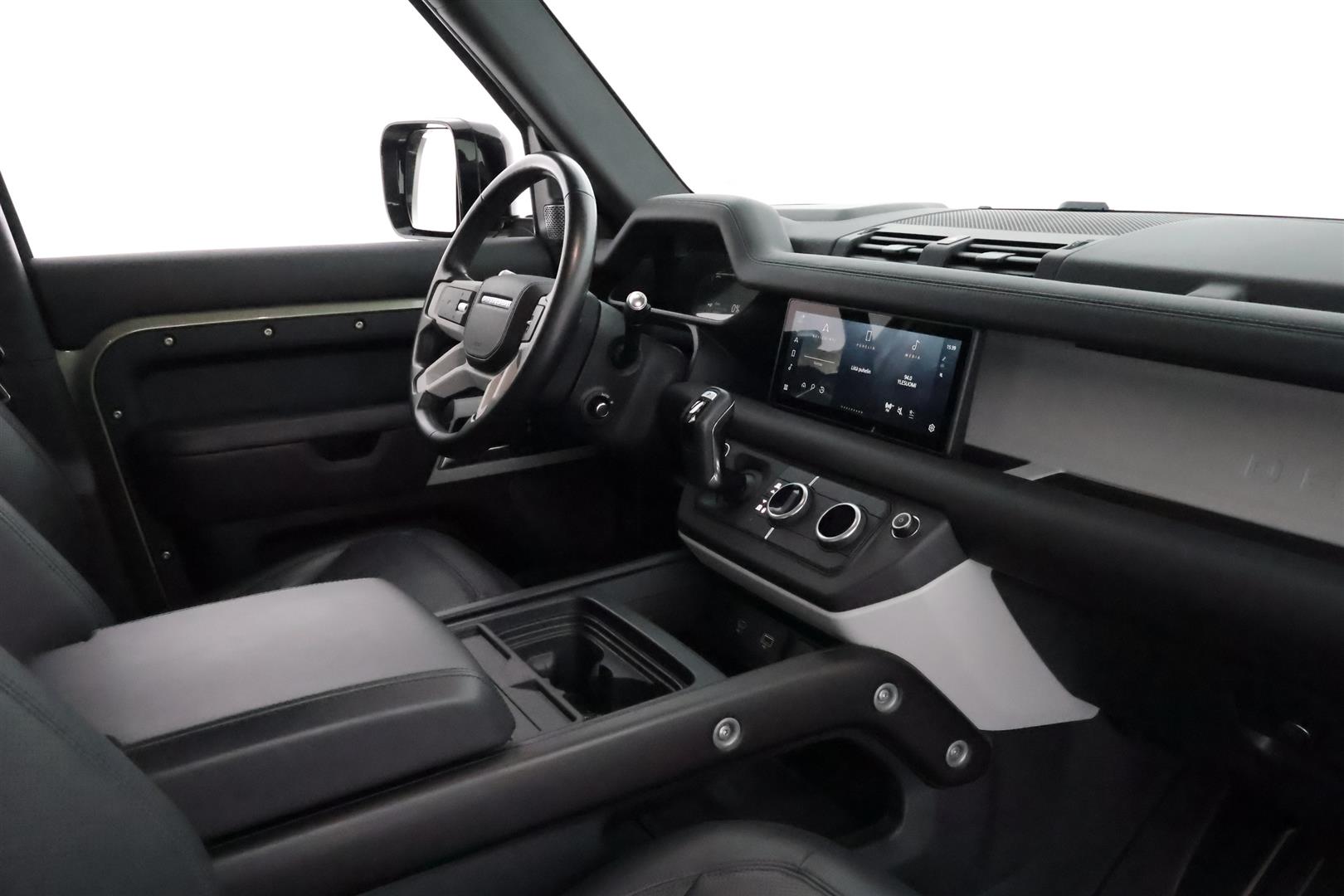 Land Rover Defender 2021