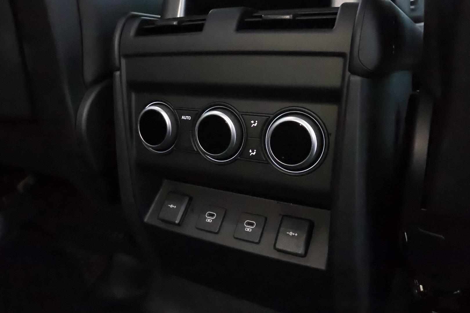 Land Rover Defender 2021