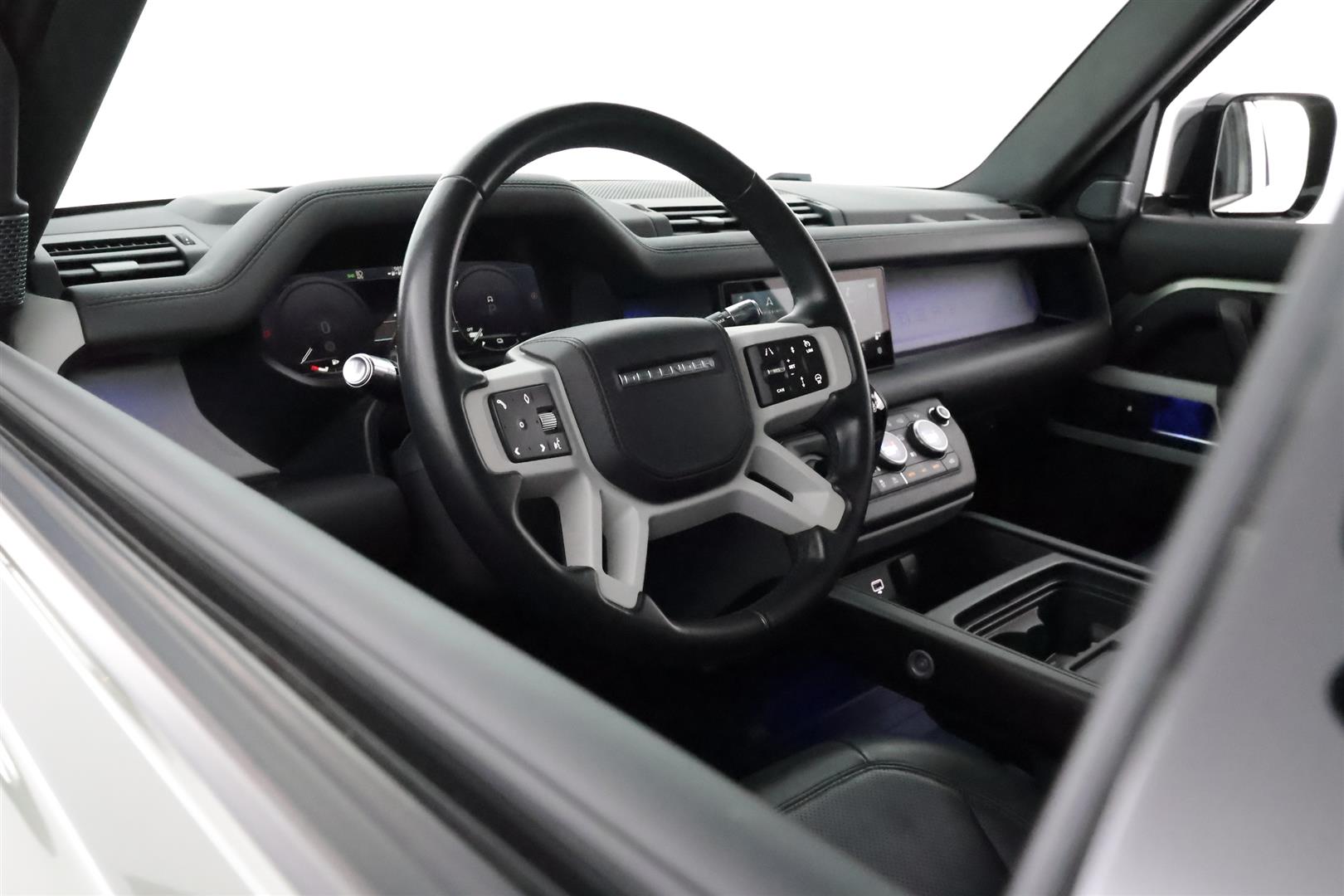 Land Rover Defender 2021