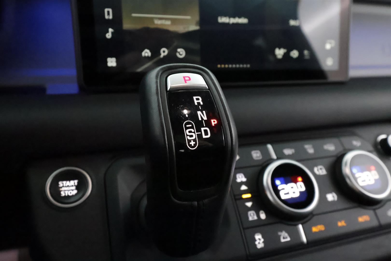 Land Rover Defender 2021