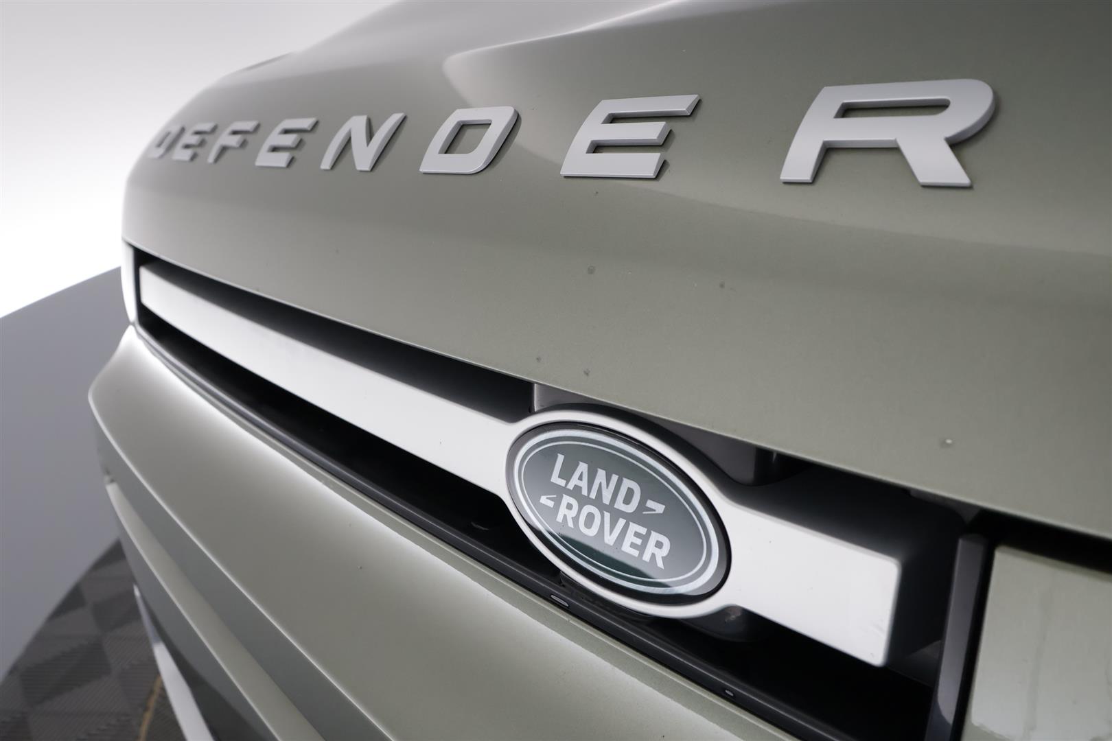 Land Rover Defender 2021