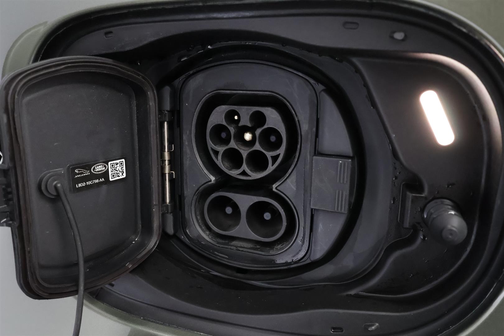 Land Rover Defender 2021