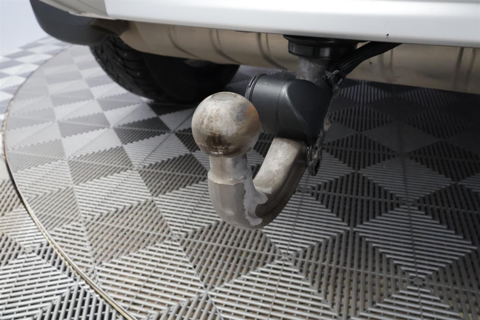 Land Rover Defender 2021