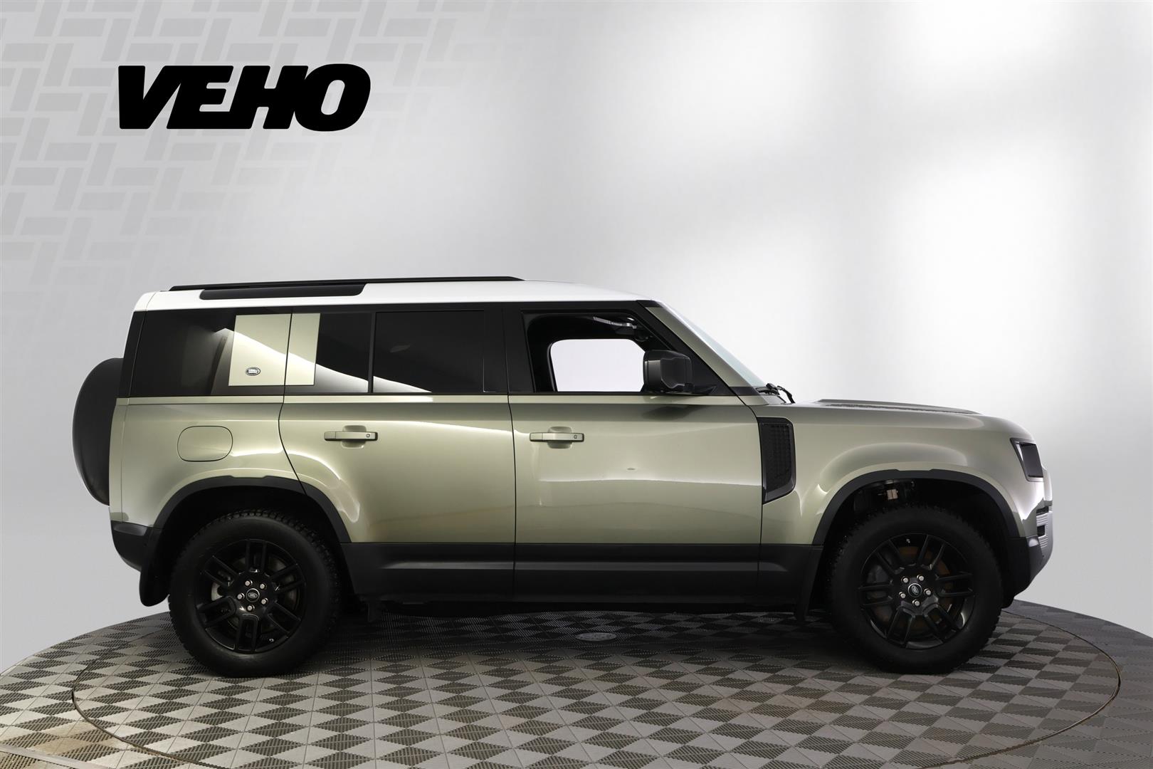 Land Rover Defender 2021