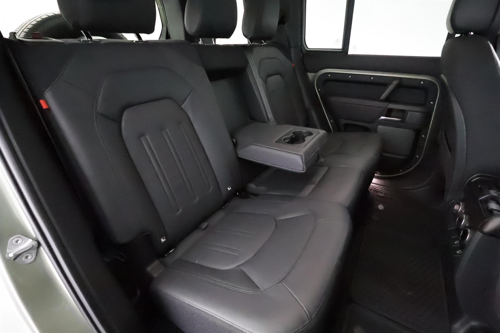 LAND ROVER DEFENDER 2023