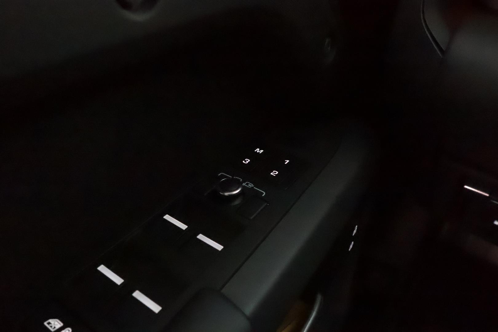 LAND ROVER DEFENDER 2023