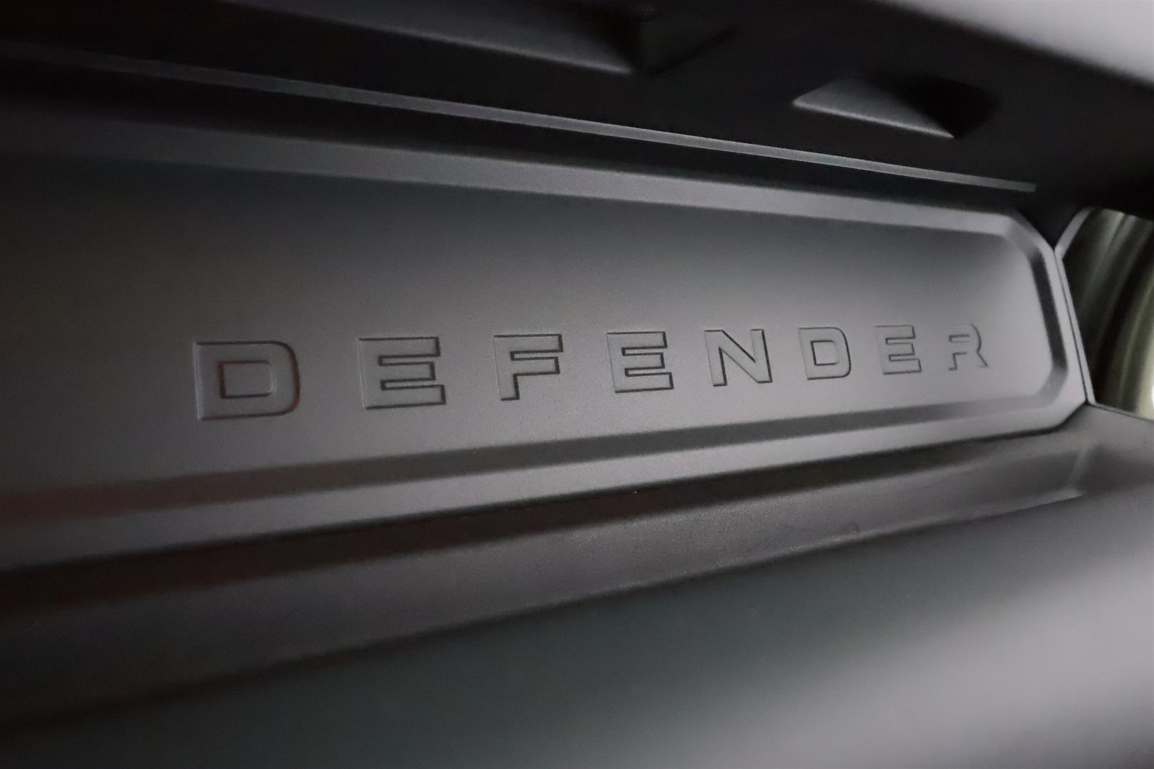 LAND ROVER DEFENDER 2023
