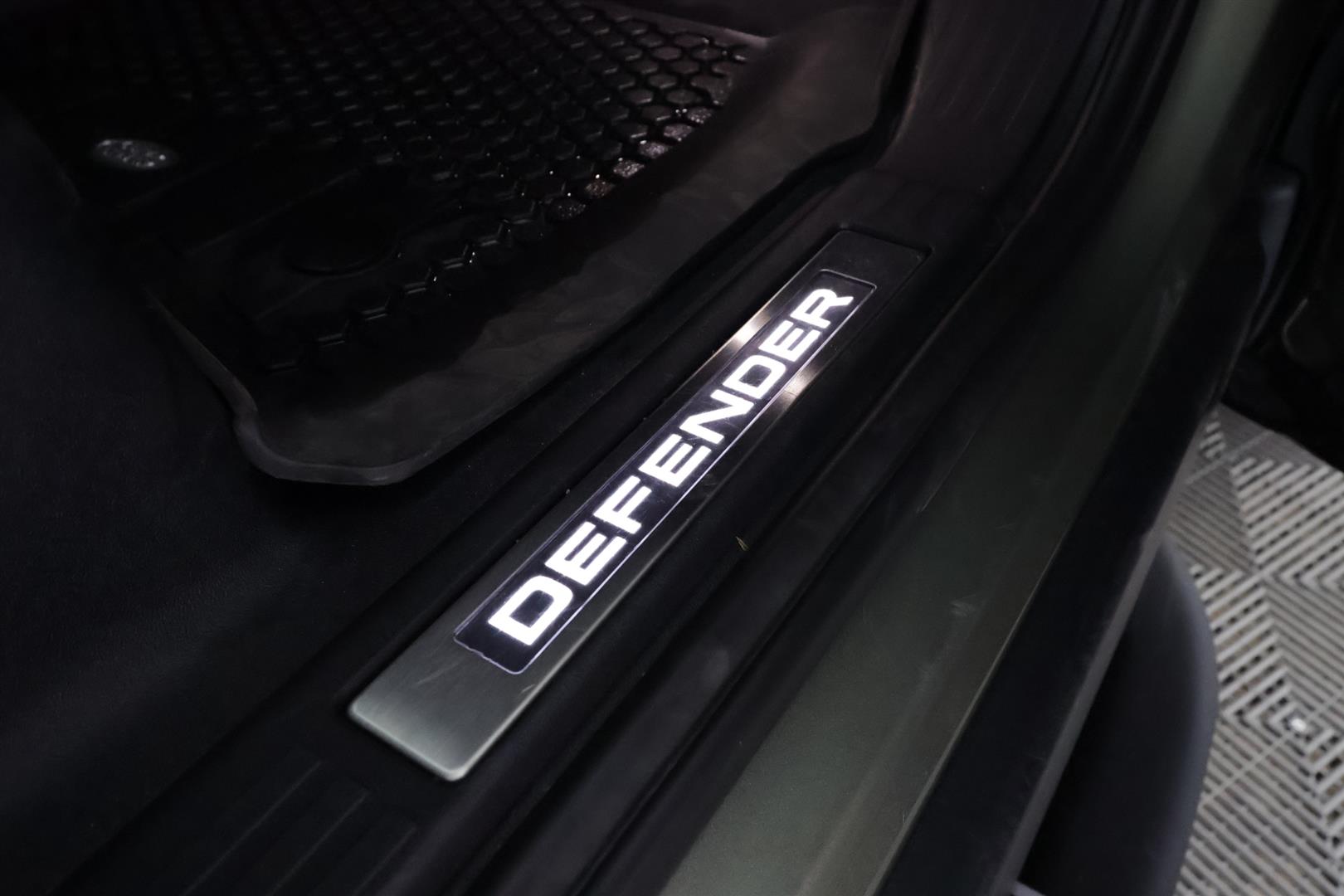 LAND ROVER DEFENDER 2023
