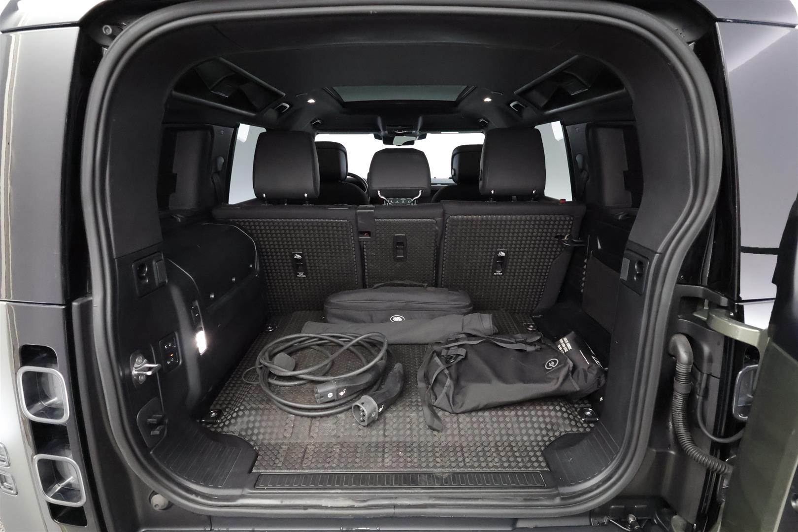 LAND ROVER DEFENDER 2023
