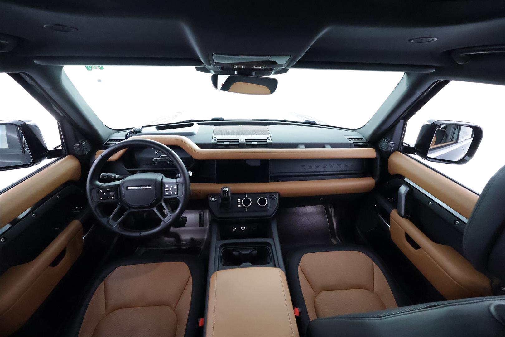 Land Rover Defender 2024