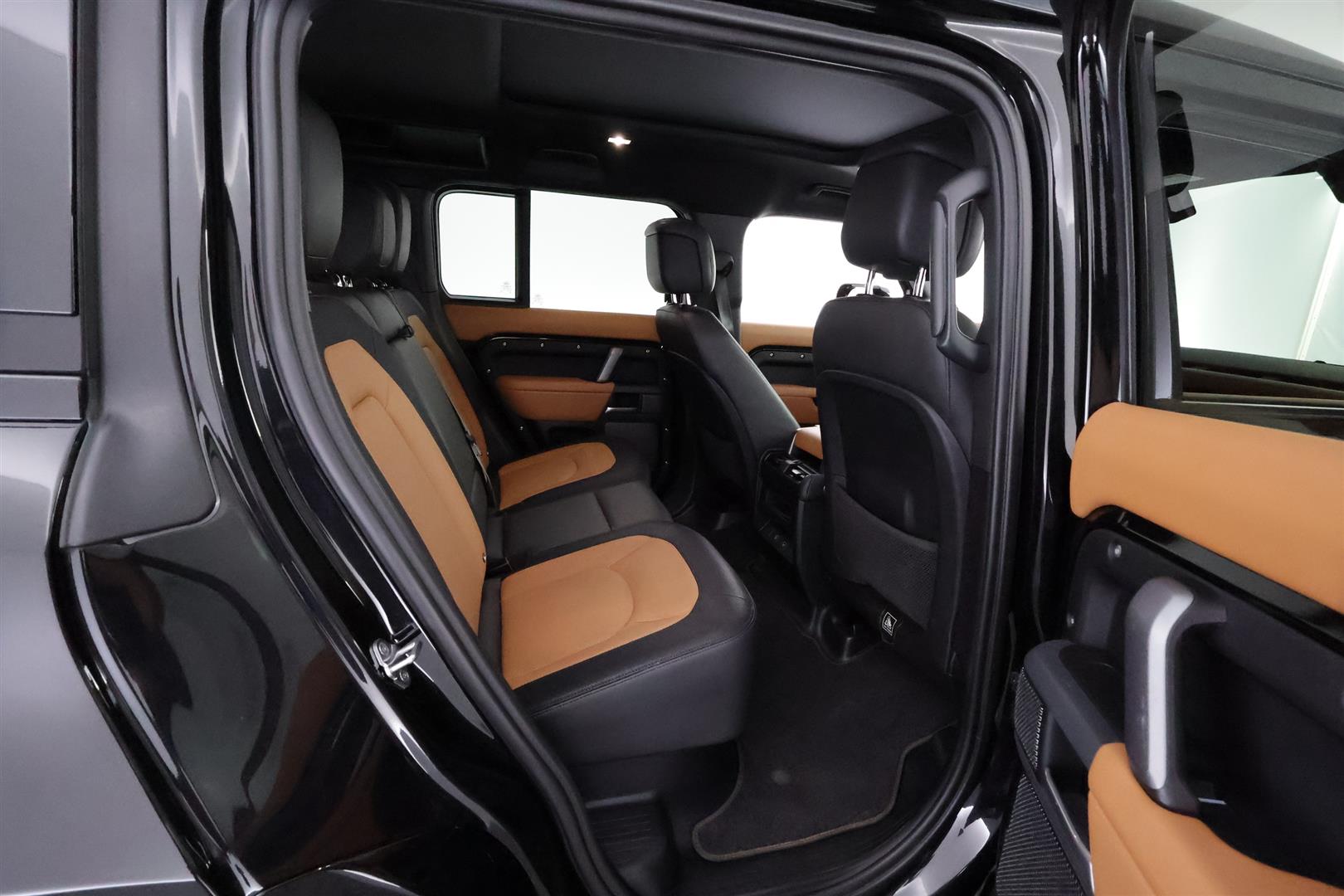 Land Rover Defender 2024