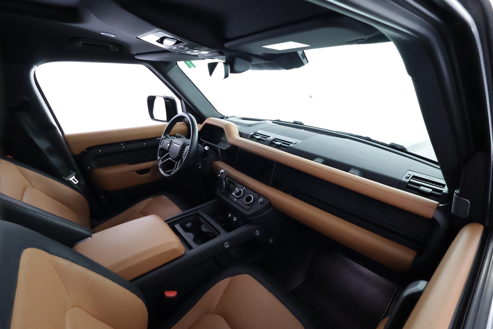Land Rover Defender 2024