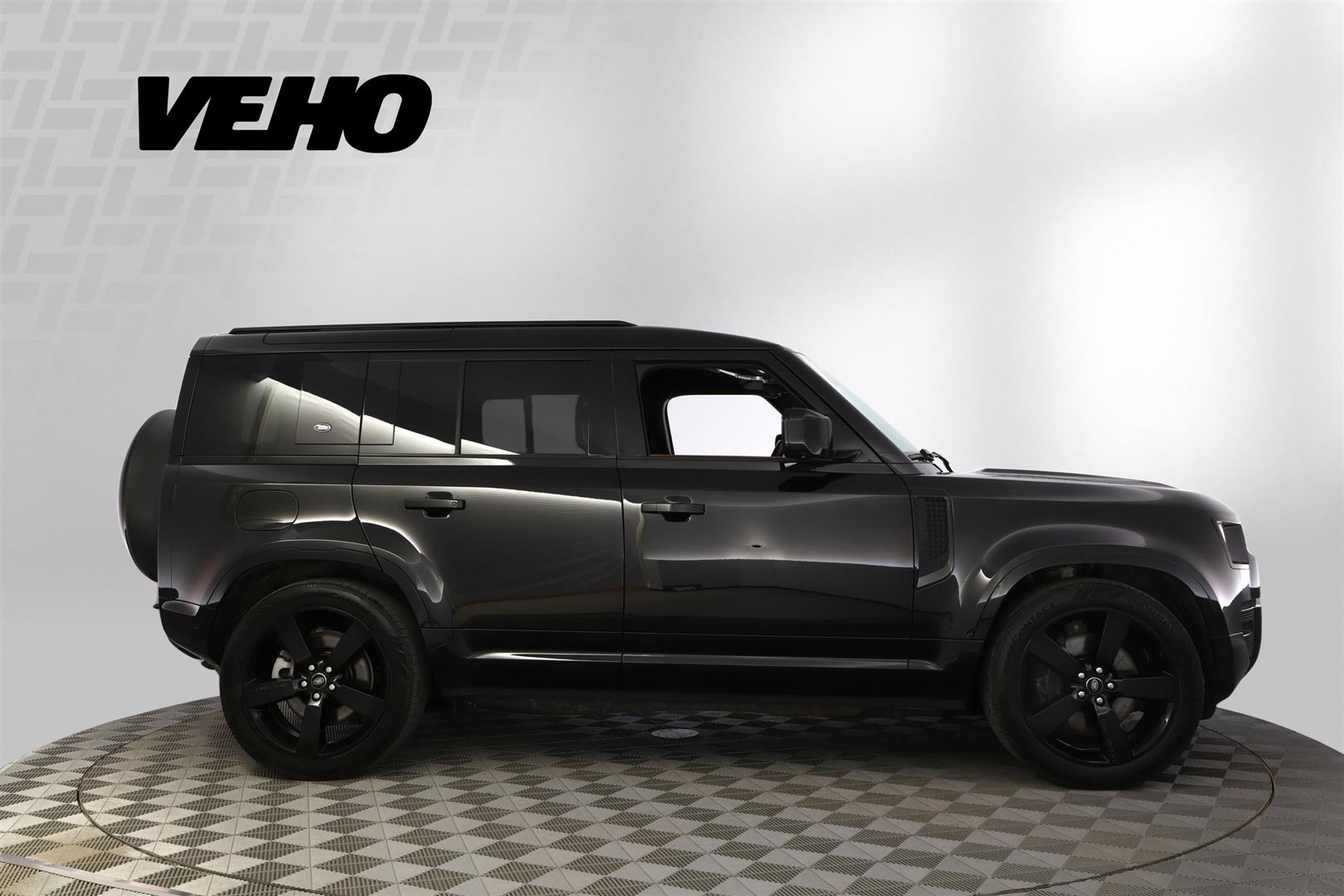 Land Rover Defender 2024