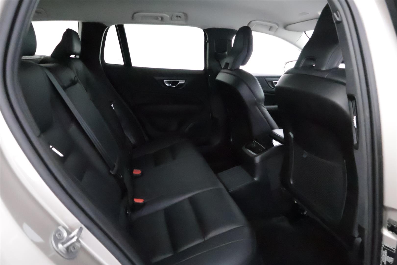 Volvo V60 2024