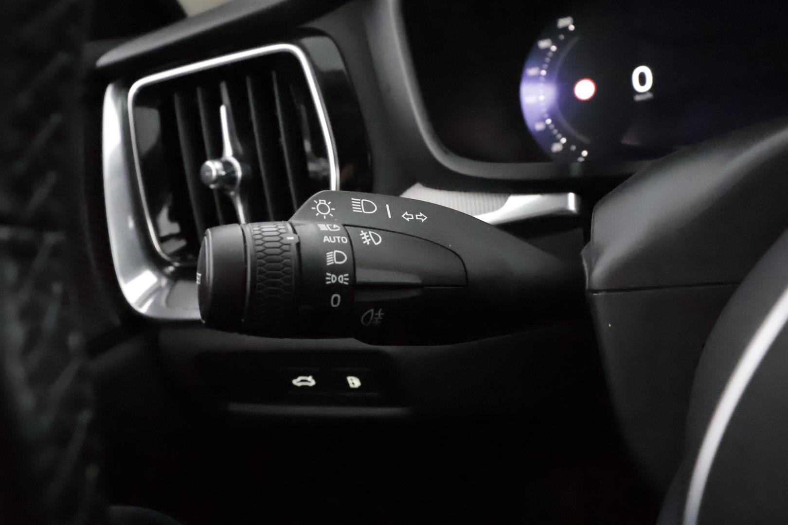 Volvo V60 2024