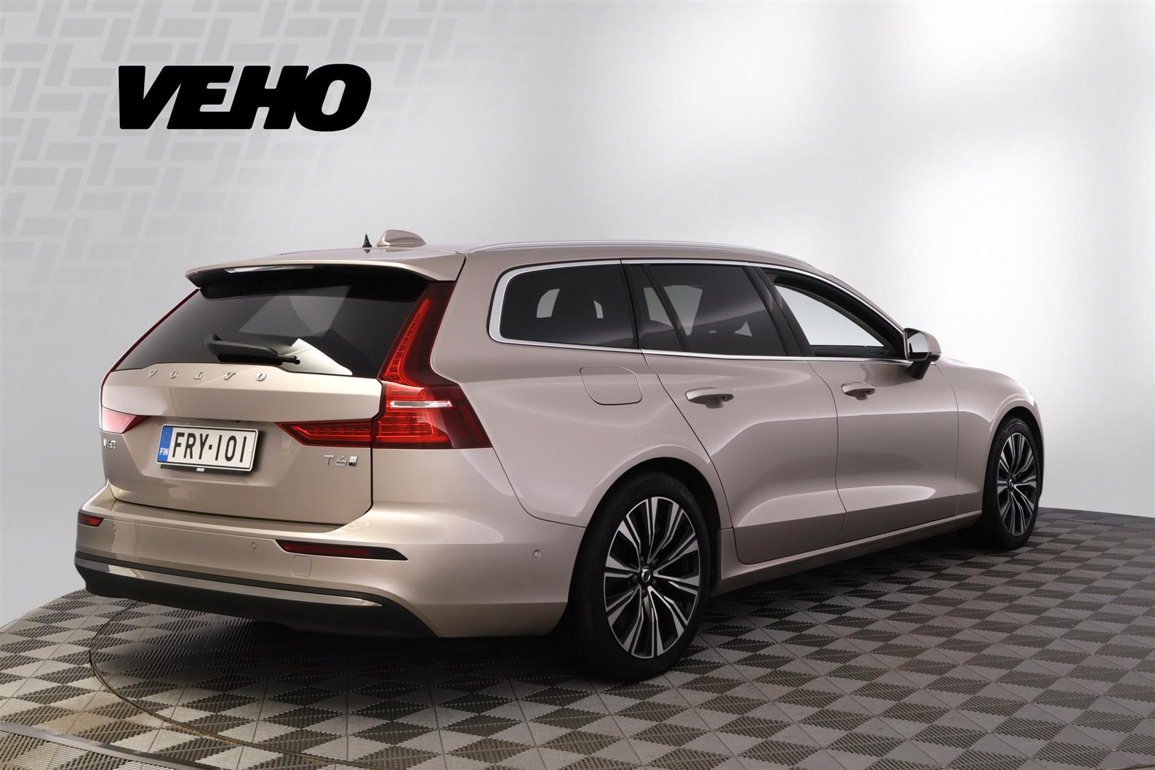 Volvo V60 2024
