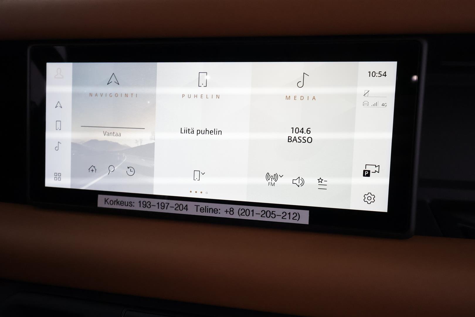 Land Rover Defender 2022