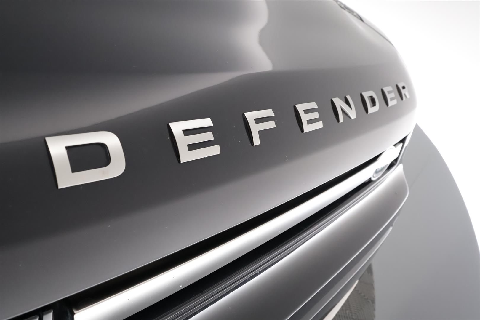 Land Rover Defender 2022