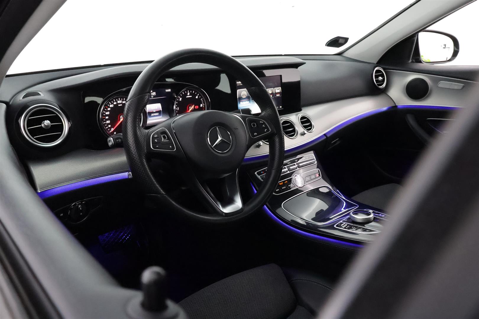 MERCEDES-BENZ E 2017