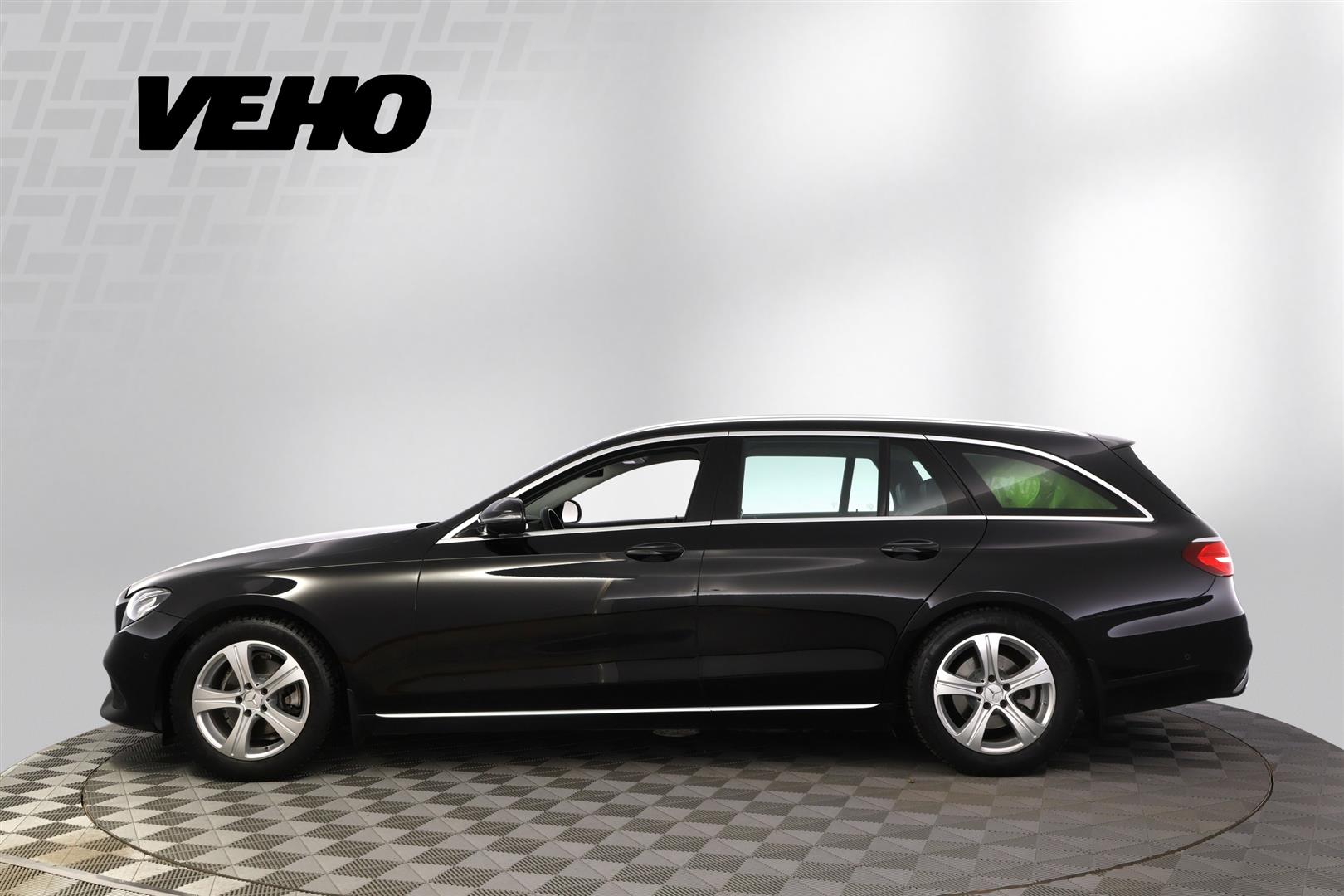 MERCEDES-BENZ E 2017