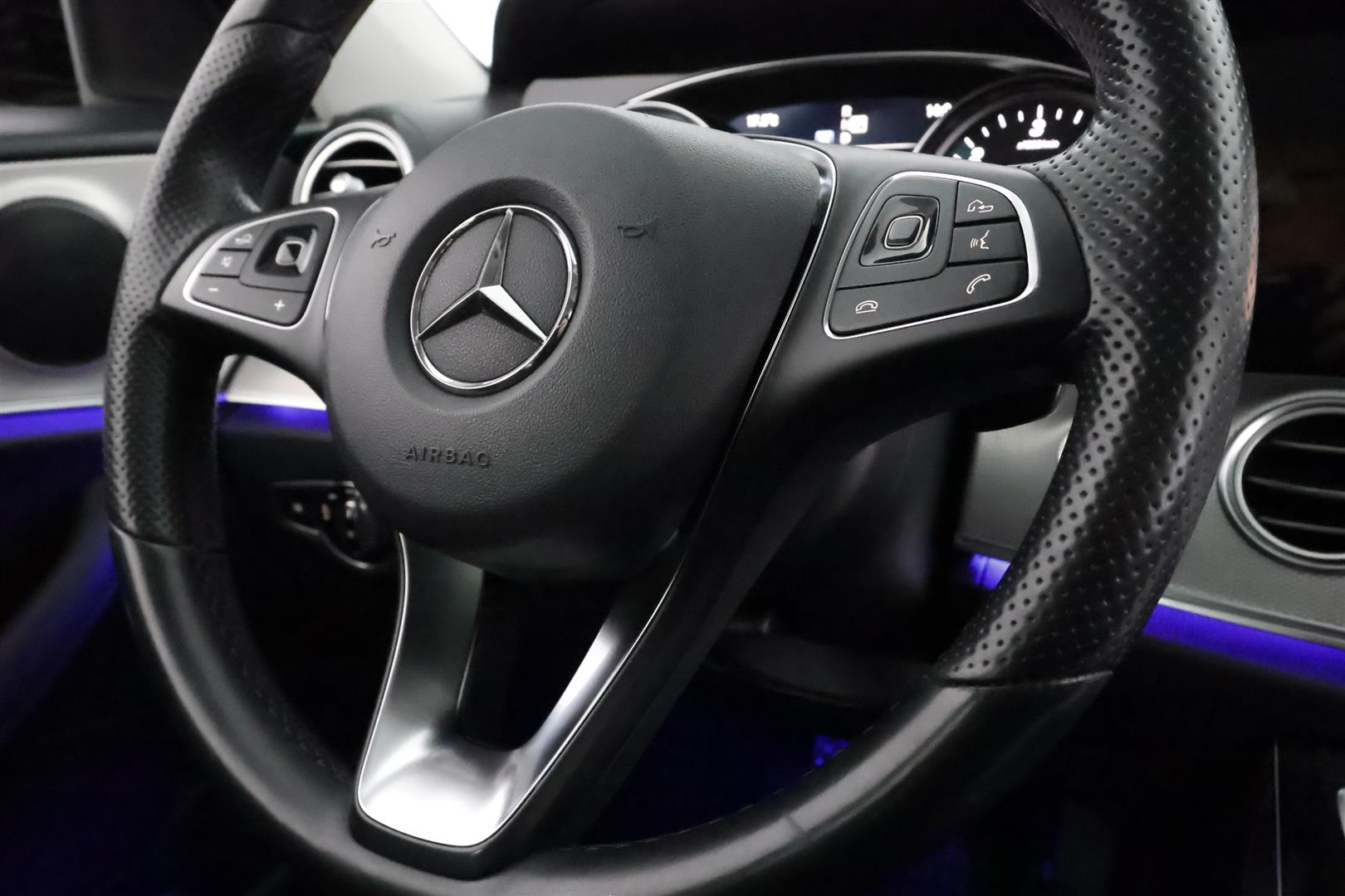 MERCEDES-BENZ E 2017