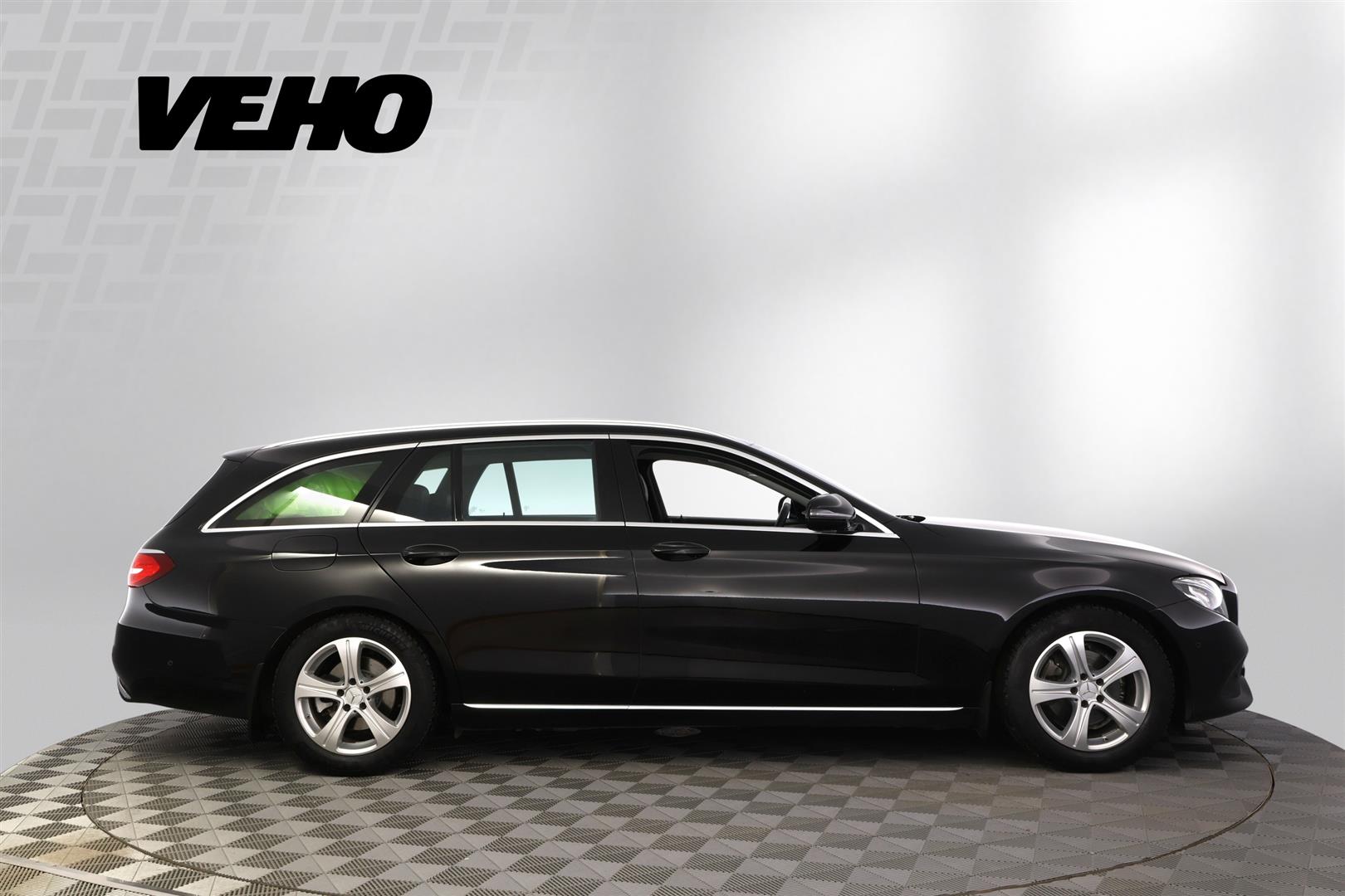 MERCEDES-BENZ E 2017