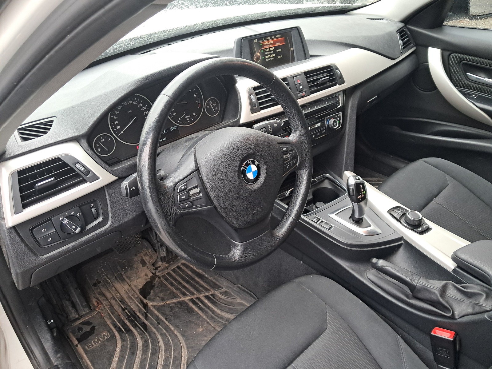 BMW 318 2017