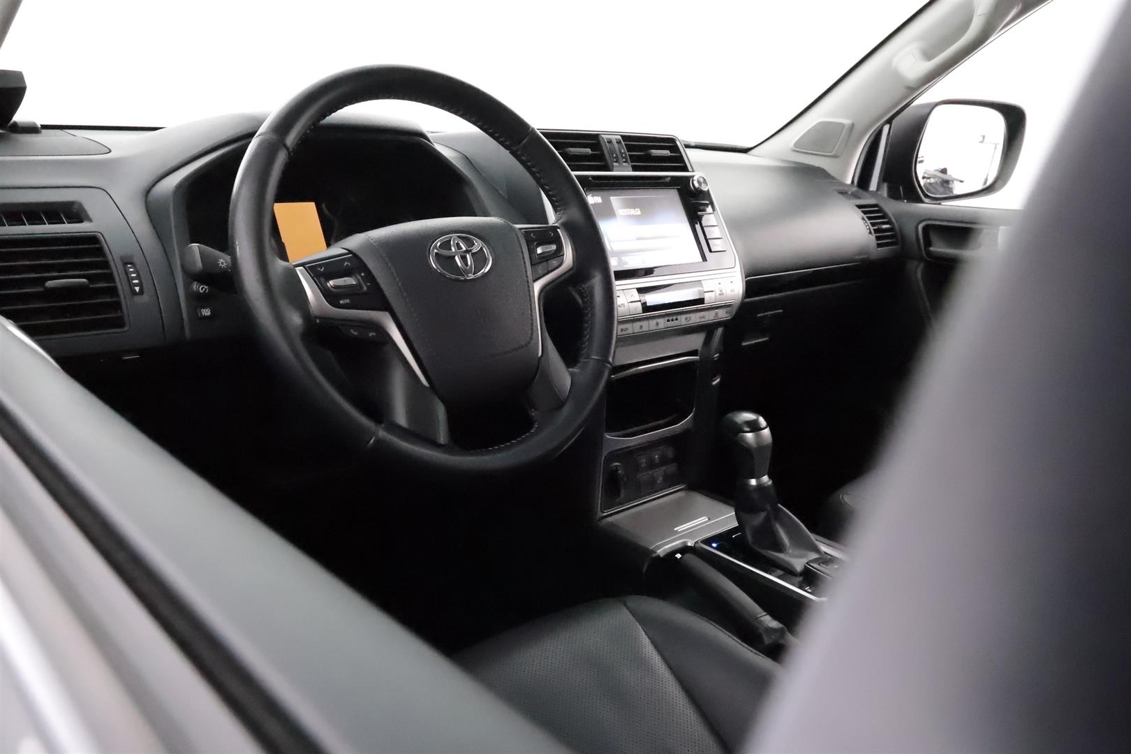 Toyota Land Cruiser 2018