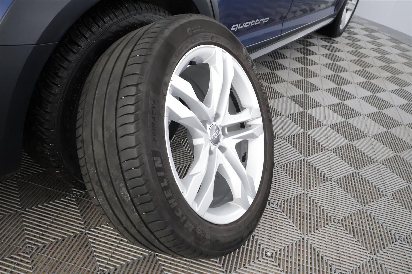 Audi A4 allroad quattro 2016