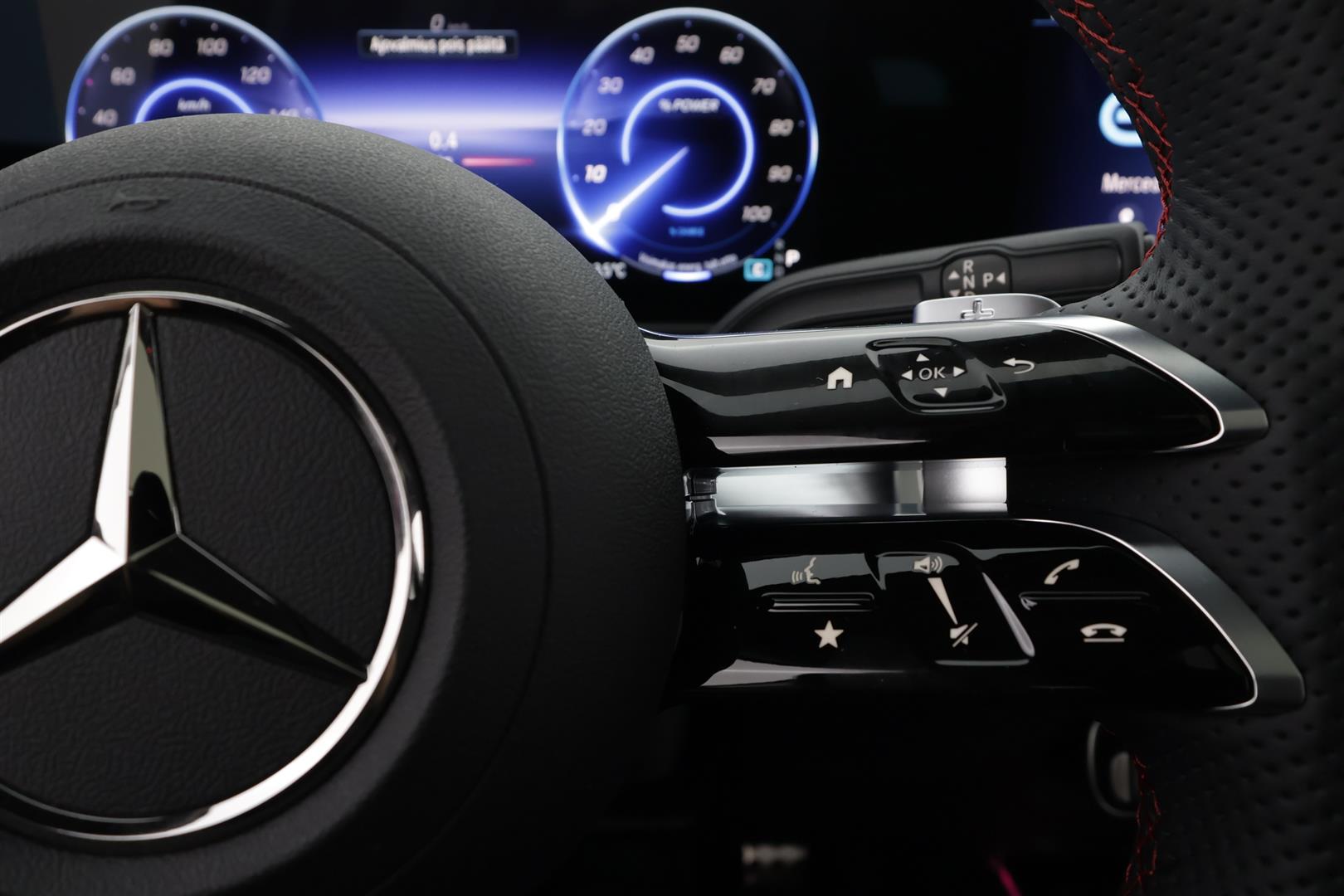 Mercedes-Benz EQB 2025