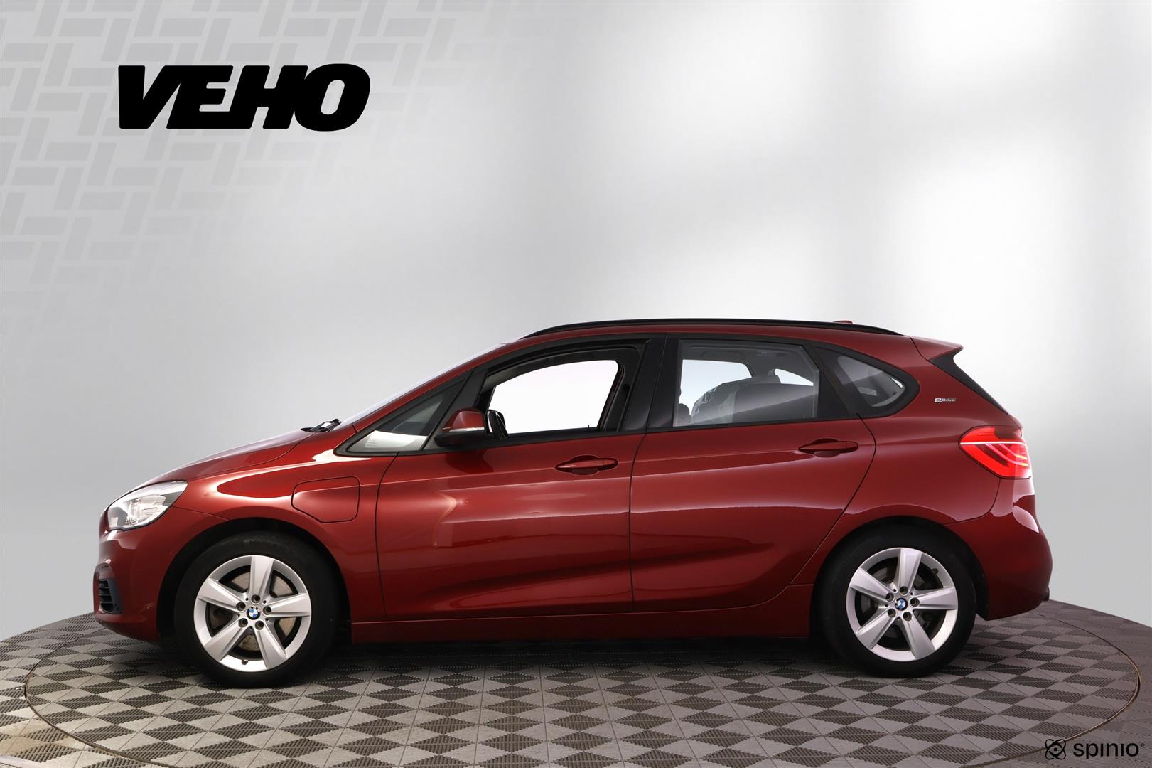 BMW 225 2016