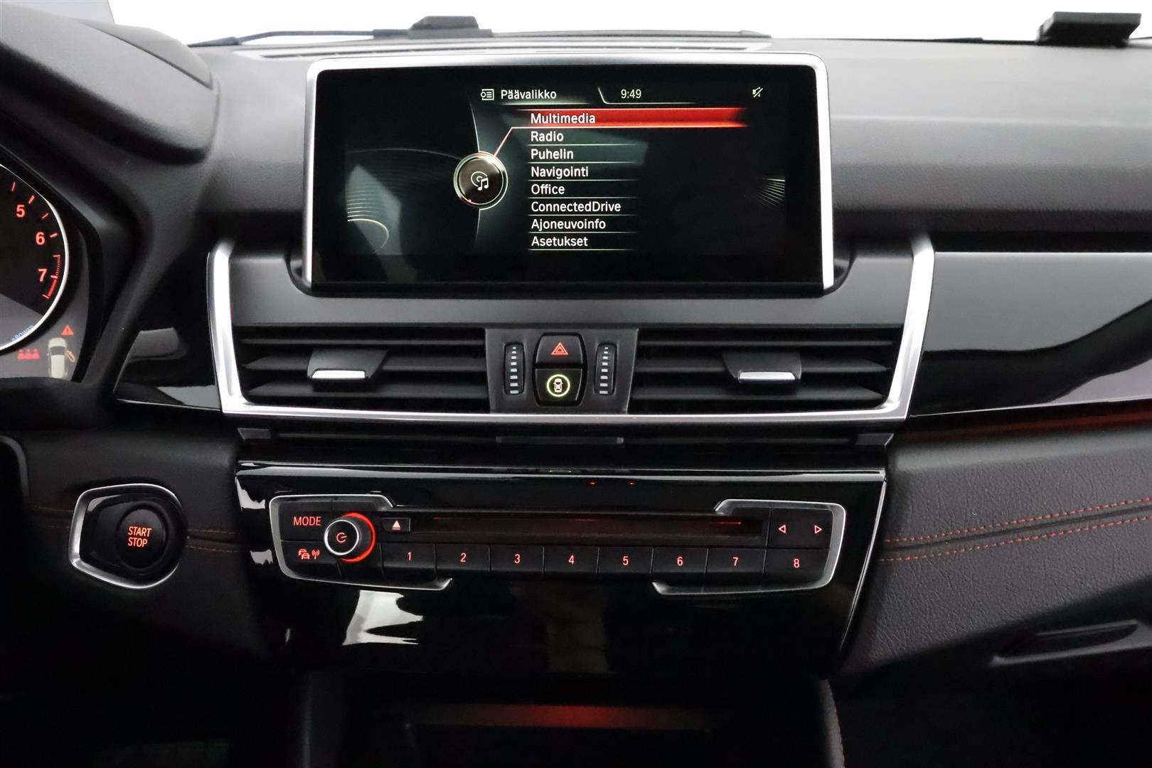 BMW 225 2016
