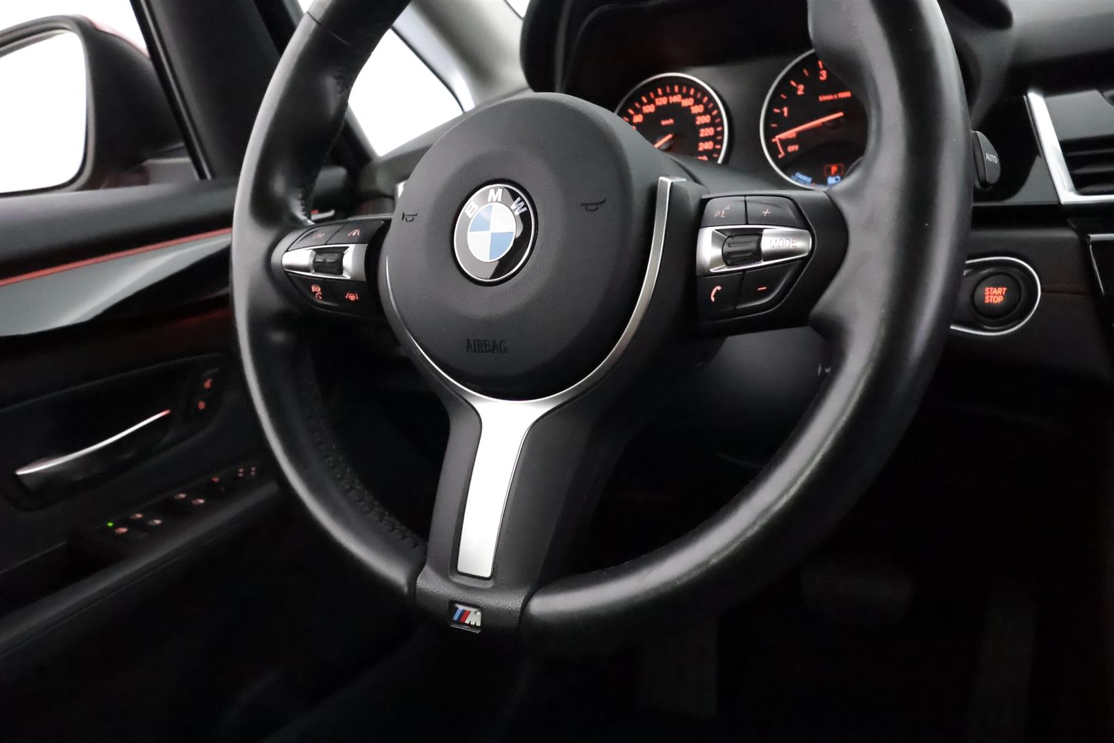 BMW 225 2016