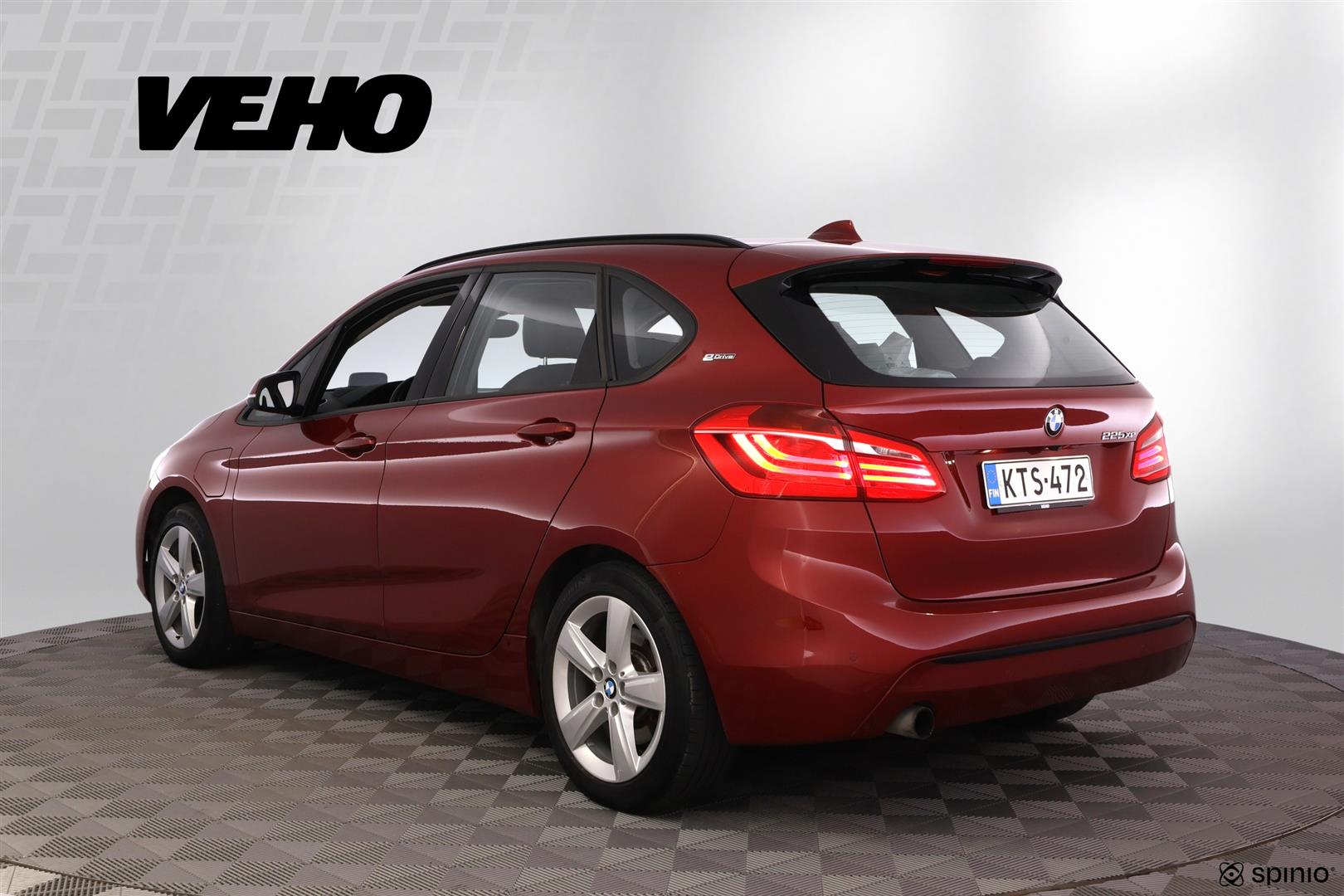 BMW 225 2016