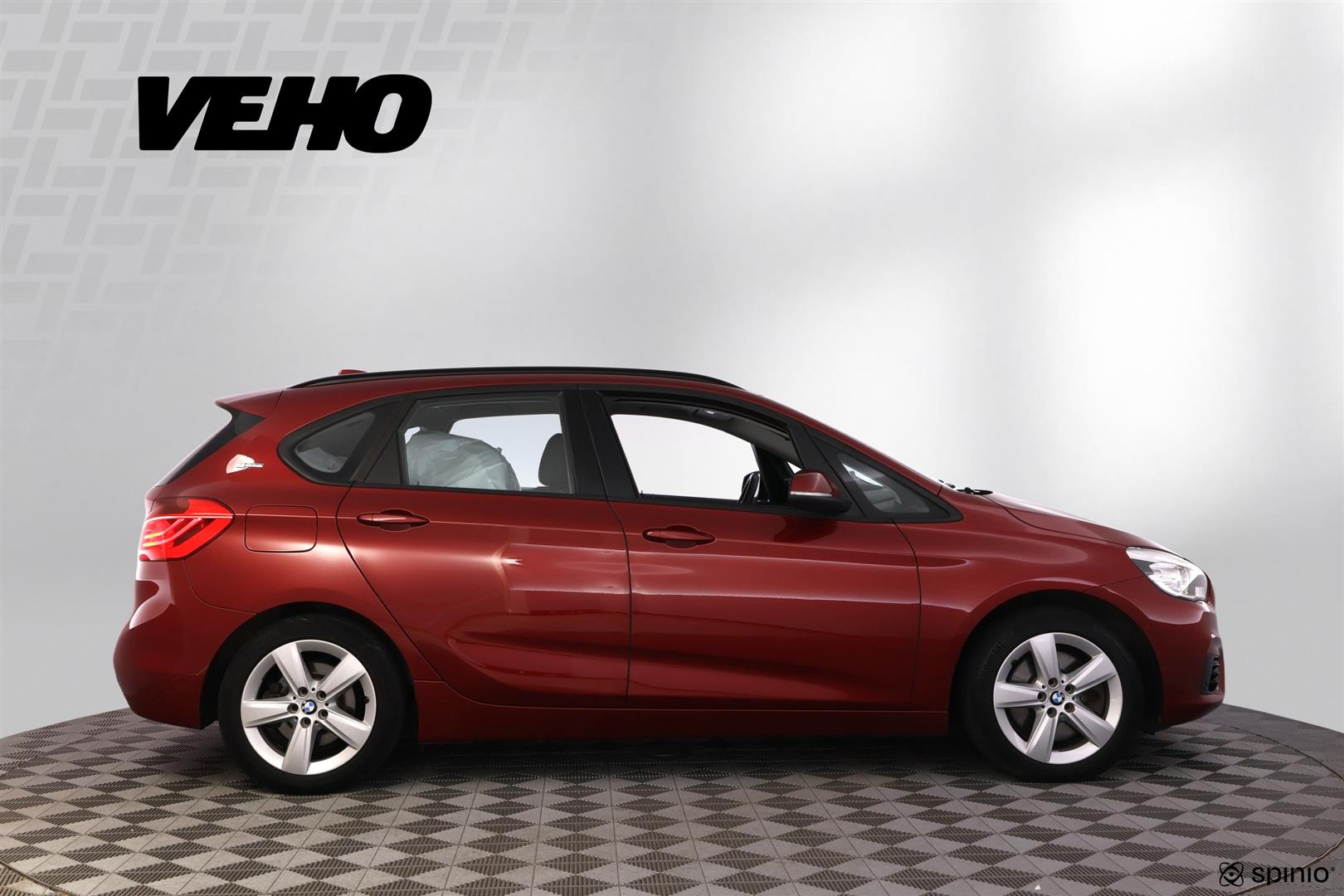 BMW 225 2016