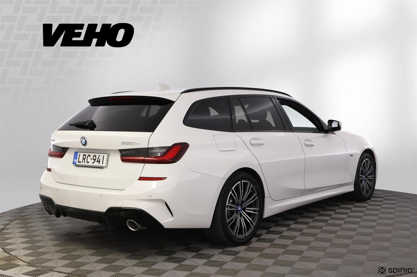 BMW 330 2022