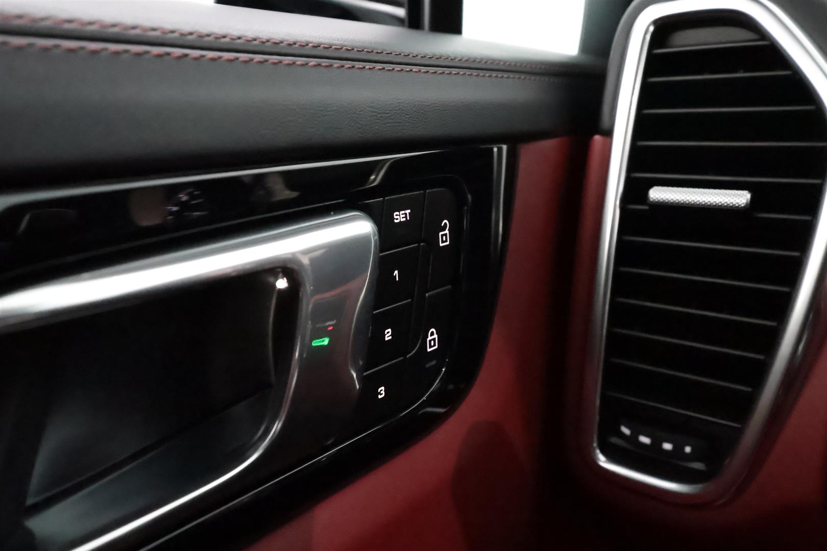 Porsche Cayenne 2023