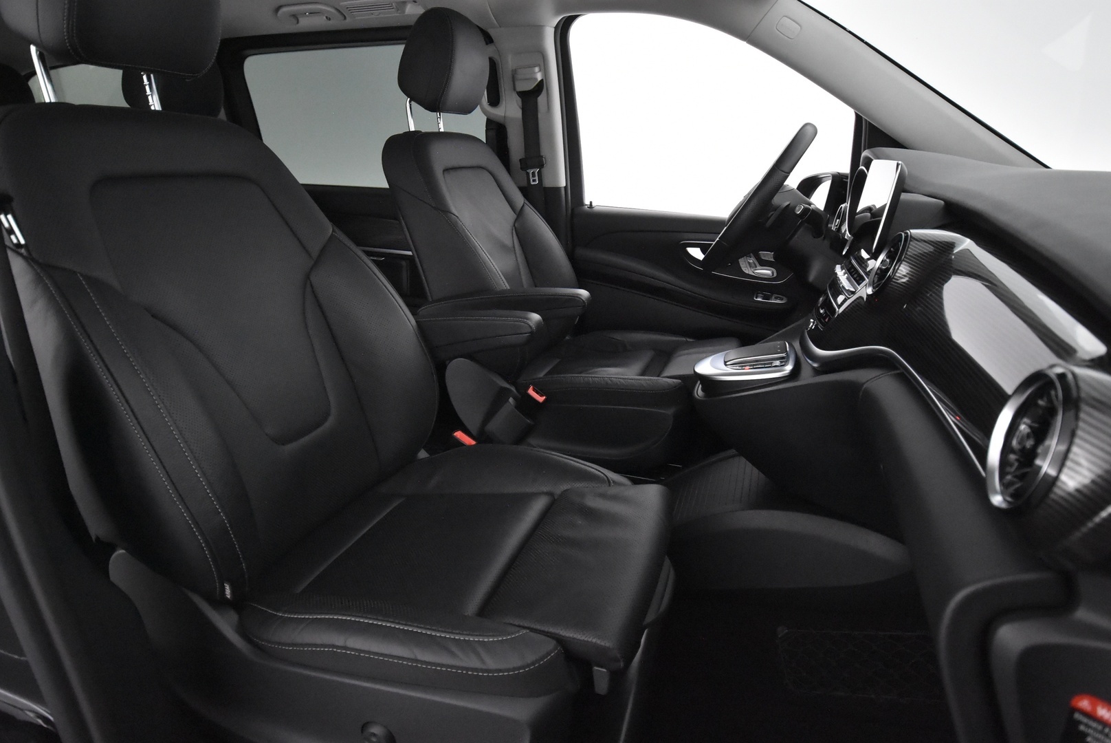 MERCEDES-BENZ V 2022