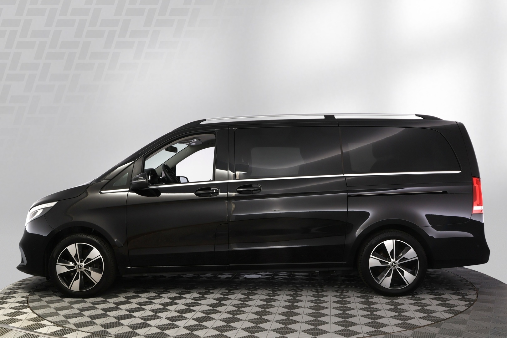 MERCEDES-BENZ V 2022