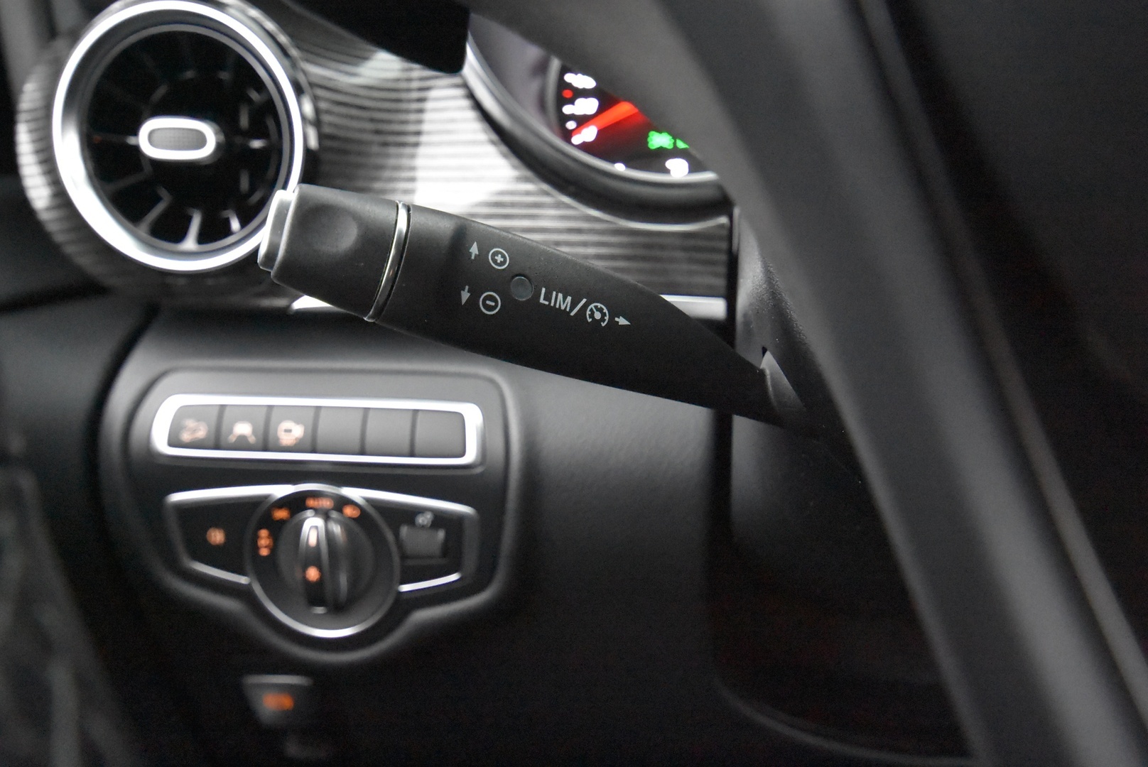 MERCEDES-BENZ V 2022