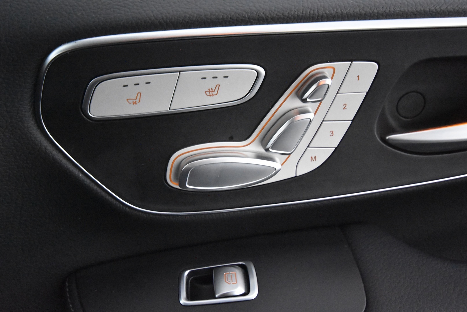 MERCEDES-BENZ V 2022